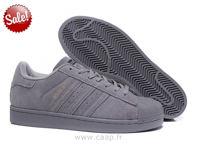 superstar en daim bleu